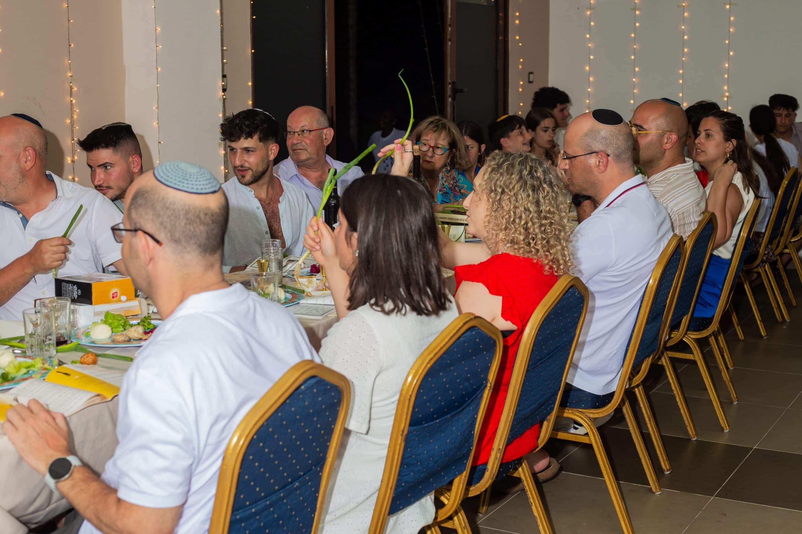 כולנו מסובין בקניה - פסח 2026